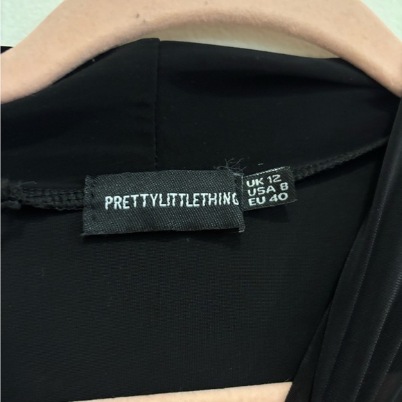 Black Long-Sleeve Crop Top with Skeleton Hands - Picture 3 of 3